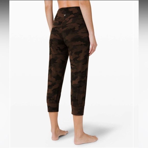 lululemon | Women's Align Jogger Crop 23" Inseam Size 6 - Picture 2 of 5